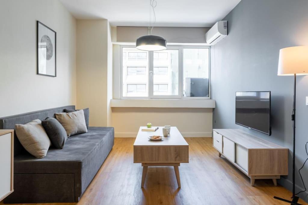 Large Comfy, Modern Studio 5 Min To Acropolis Athens Luaran gambar